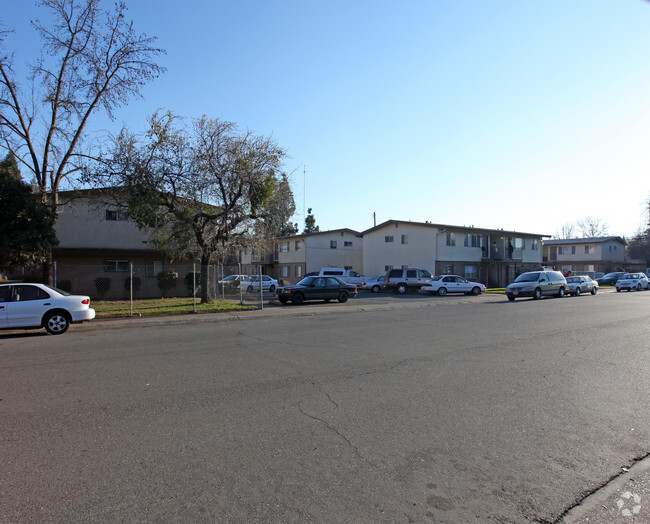 Building Photo - Cordova Court Apartments