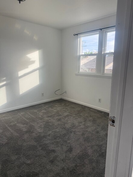 Building Photo - 1309 E 20th St