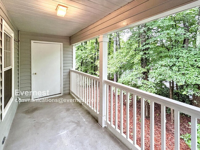 Building Photo - 2016 Henderson Cir