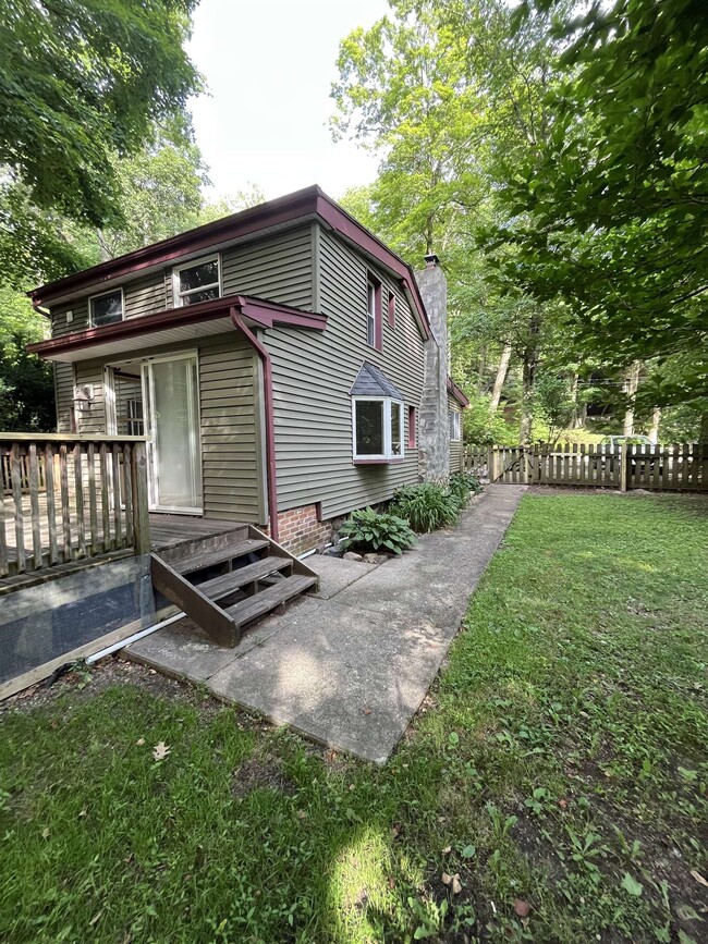 Building Photo - 56 E Park Dr