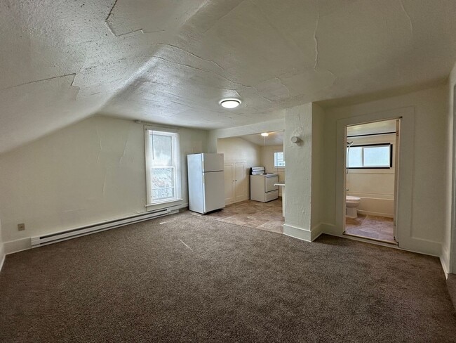 Building Photo - 514 E 10th Ave