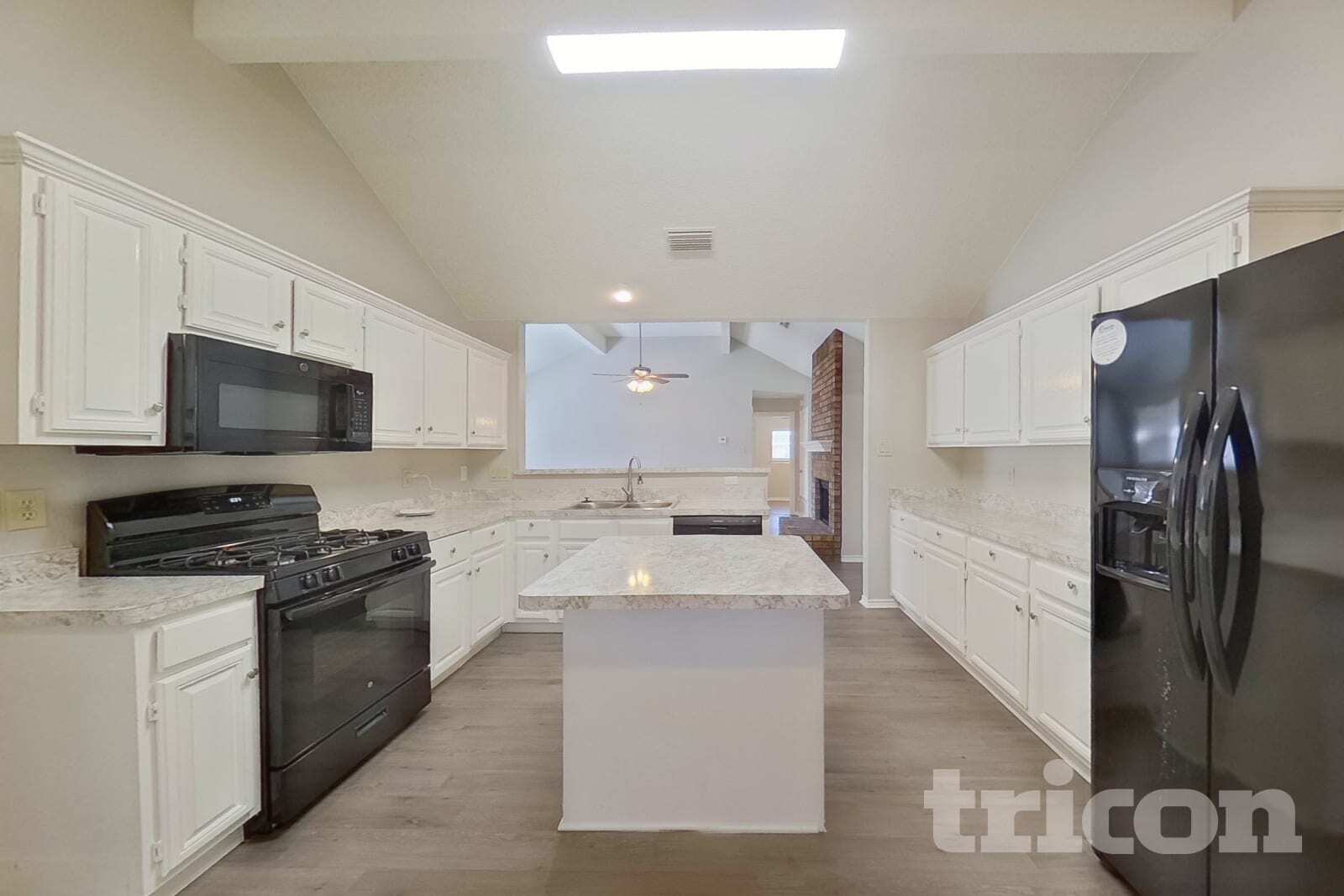 Building Photo - 1402 Baker Dr