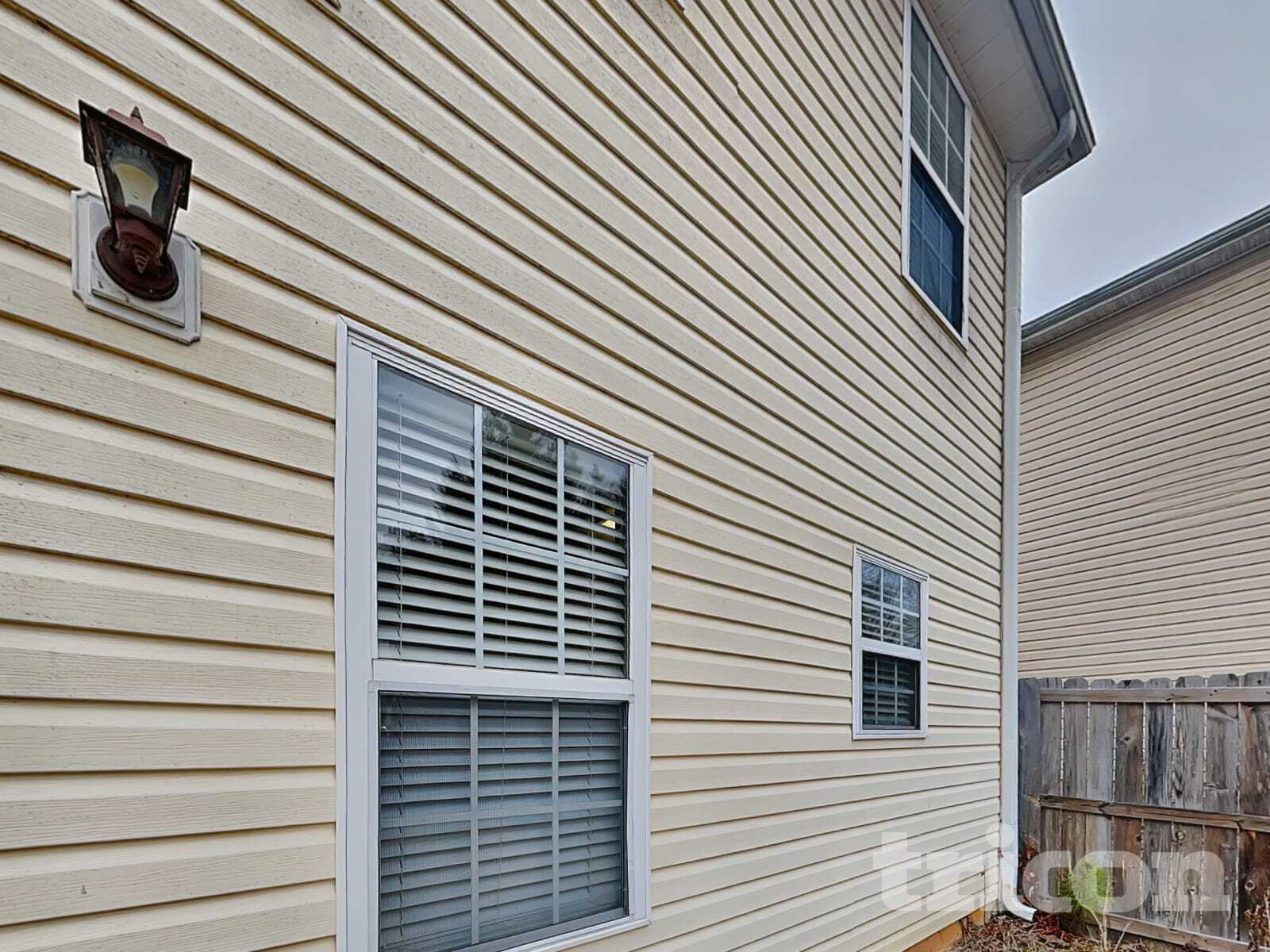 Building Photo - 2000 Farm Hill Ct