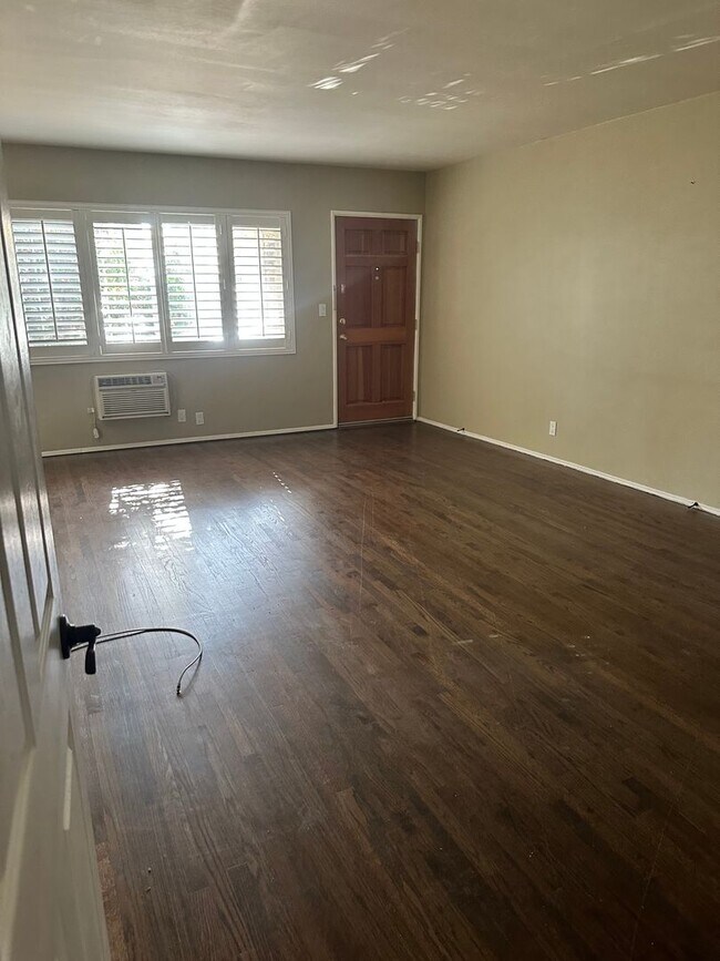 Building Photo - Valley Spring, 11339-11345