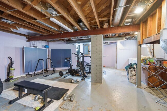Building Photo - 4158 St Lawrence Ave