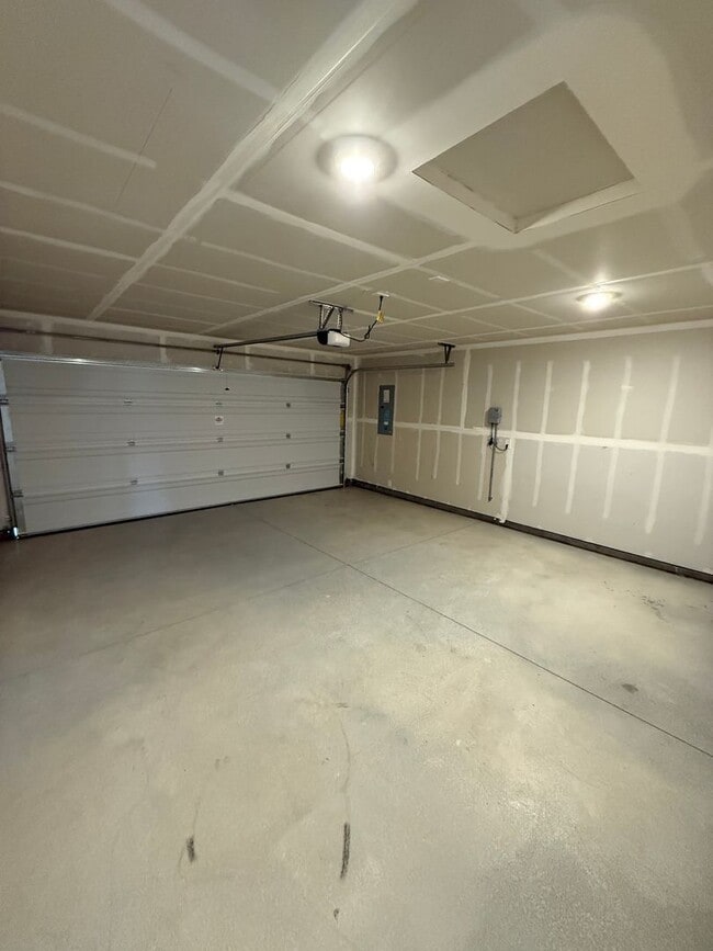 Building Photo - First Full Months Rent Free!-Beautiful 4 b...