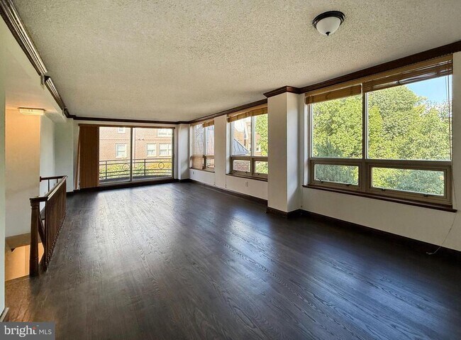 Building Photo - 2731 M St NW