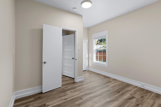 Building Photo - Welcoming 3-Bedroom, 1-Bath Single-Family Home