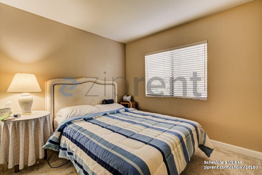 Building Photo - 67 Silkberry