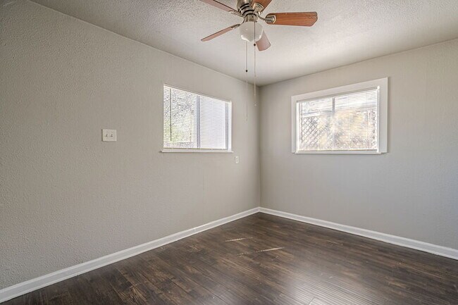 Building Photo - 2323 Arbor Pl