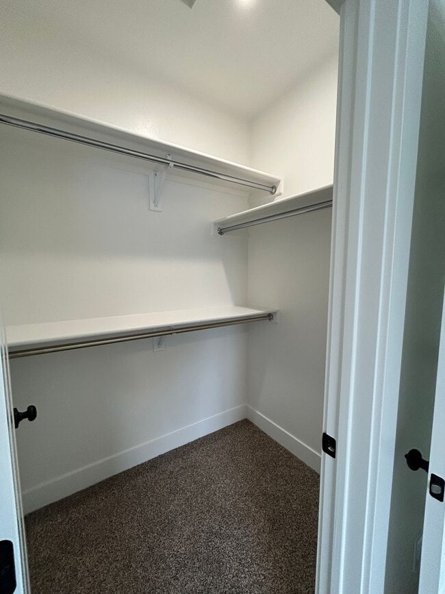 Building Photo - New Townhome