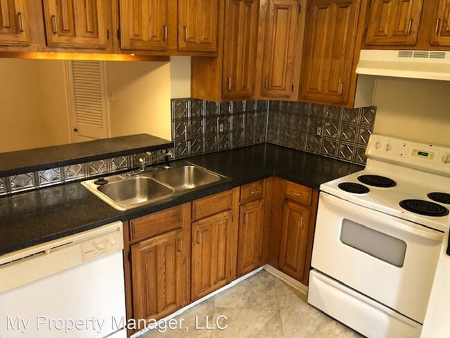 Building Photo - 2 br, 2.5 bath House - 5454 Financial Plaz...