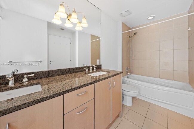 Building Photo - 300 S Biscayne Blvd