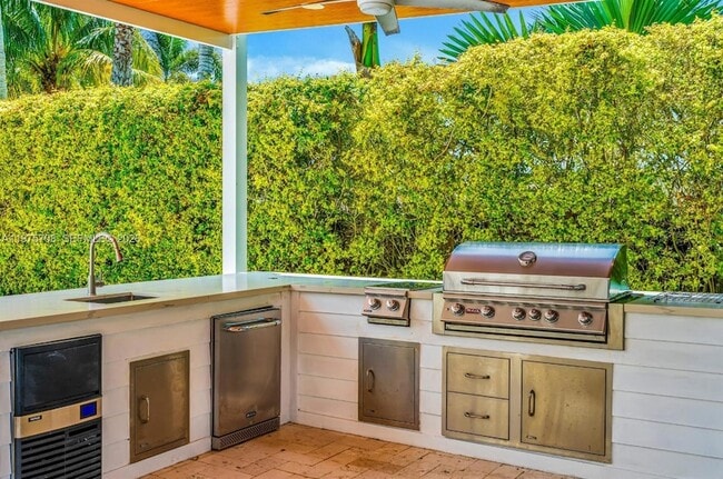 Building Photo - 16550 SW 77th Ct