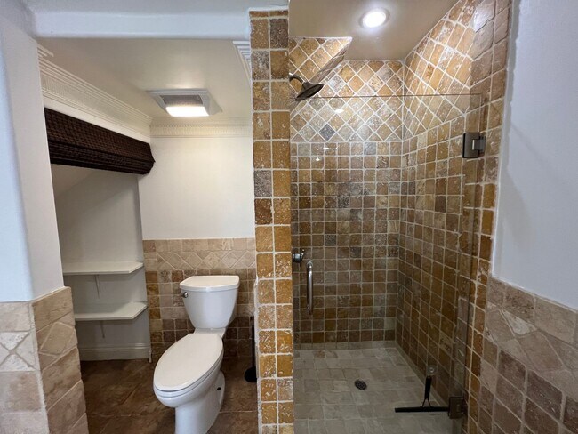 Building Photo - Beautiful Home in the Hills of Los Angeles