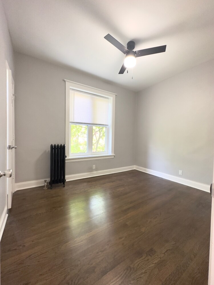 Building Photo - 1251 W Rosemont Ave