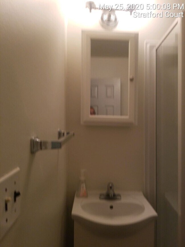 Building Photo - 108 Stratford Ct