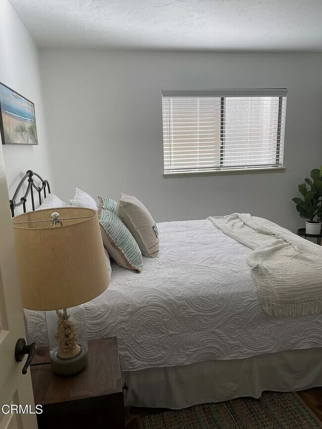 Building Photo - 615 Island View Cir