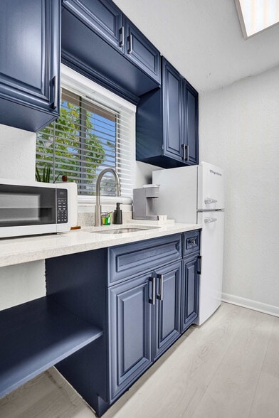 Building Photo - 101 Lucerne Ave