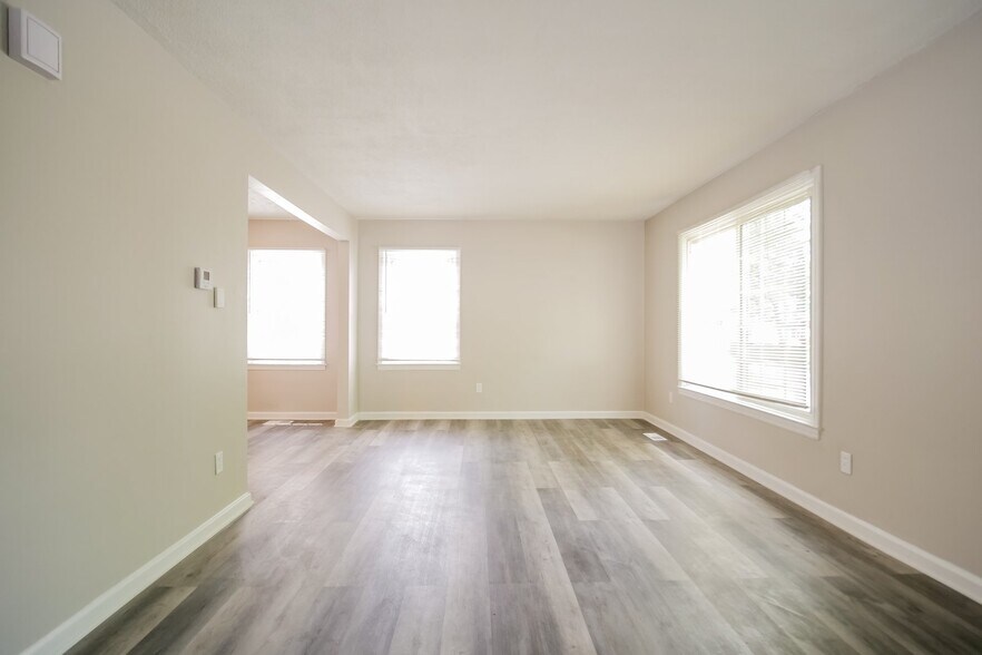 Building Photo - 1055 Orlando Ave