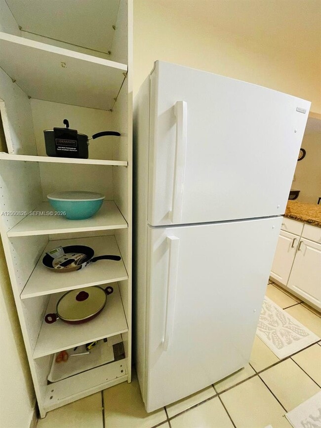 Building Photo - 17021 N Bay Rd