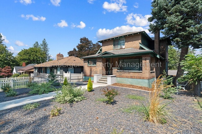 Building Photo - 1108 W 12th Ave