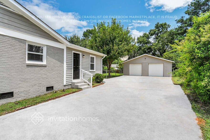 Building Photo - 4420 Birkdale Dr