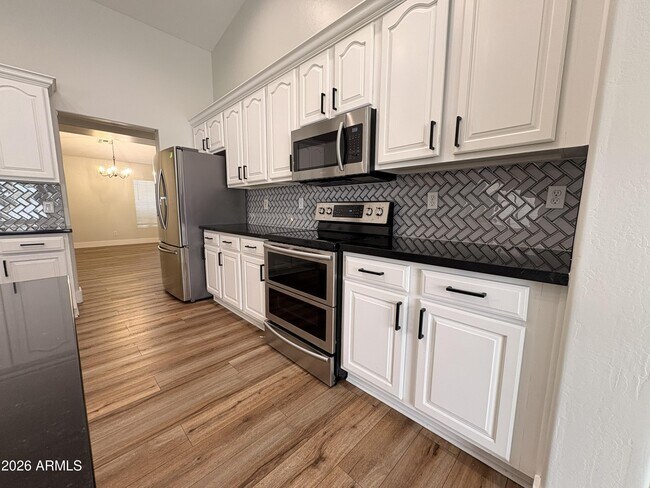 Building Photo - 13528 W Windsor Blvd