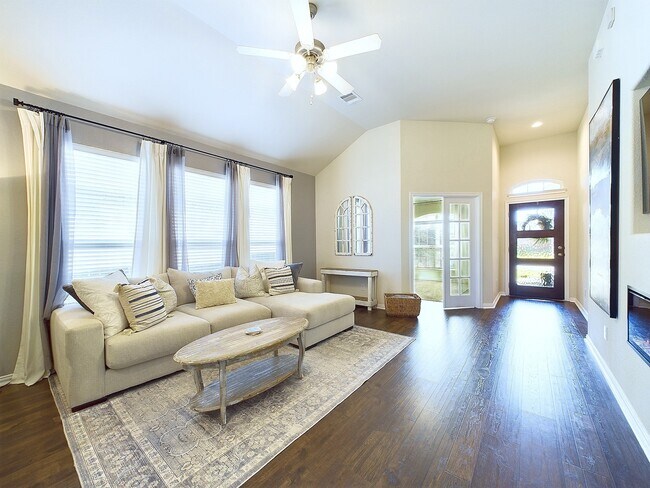 Building Photo - 15427 Crathie Bend Dr