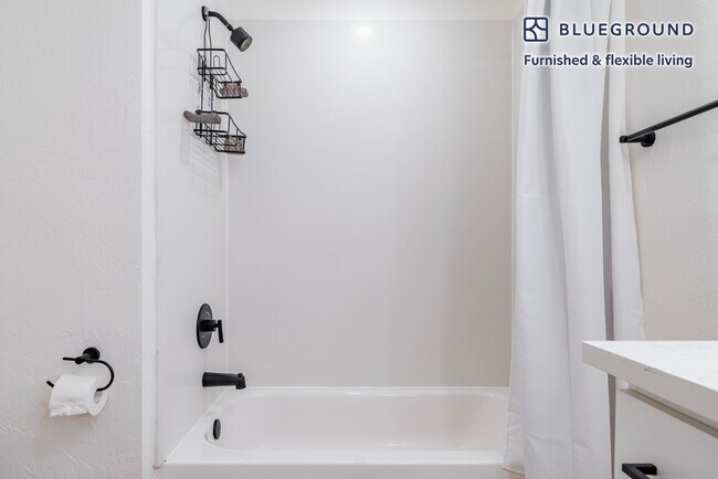 Building Photo - 20200 Lucille Ave