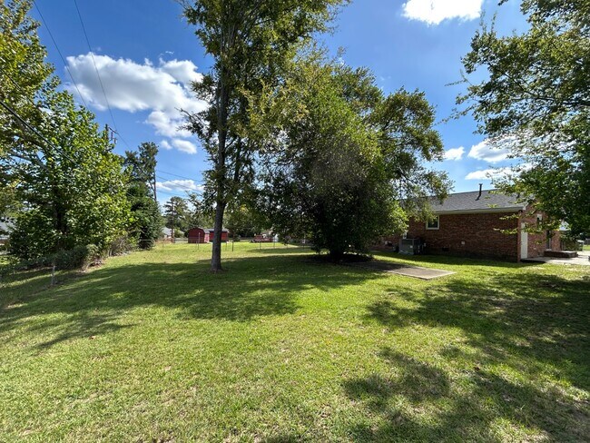 Building Photo - 3904 Anwood Dr