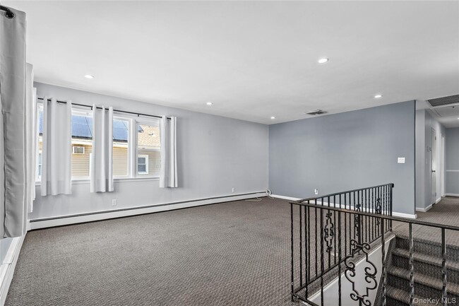 Building Photo - 538 W Hudson St