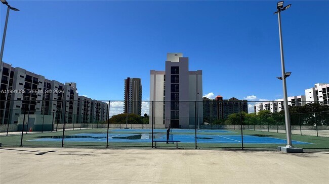 Building Photo - 17021 N Bay Rd