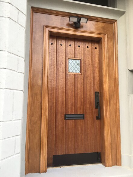 Building Photo - 66 Mercer St