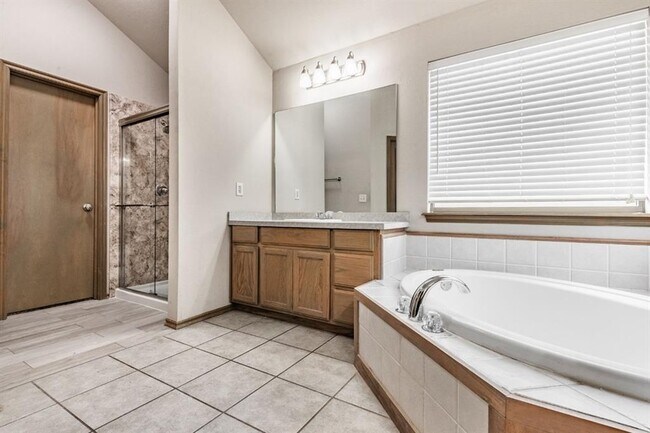 Building Photo - 2209 SW 137th Pl
