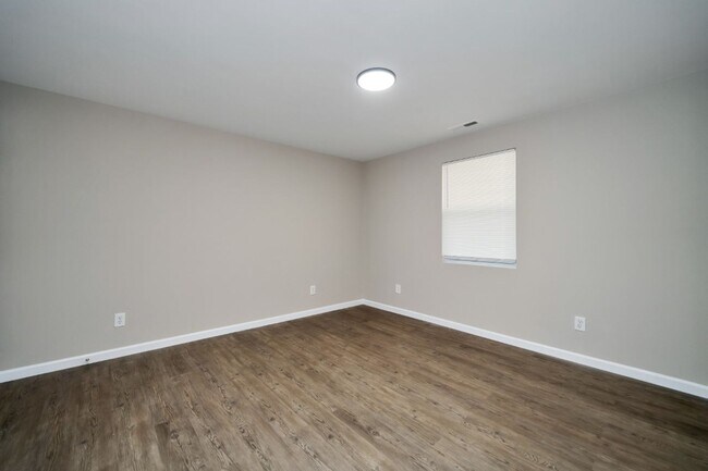 Building Photo - Move in Promo- $300 off First Month's Rent! Renovated 3BR Gem in Dora!