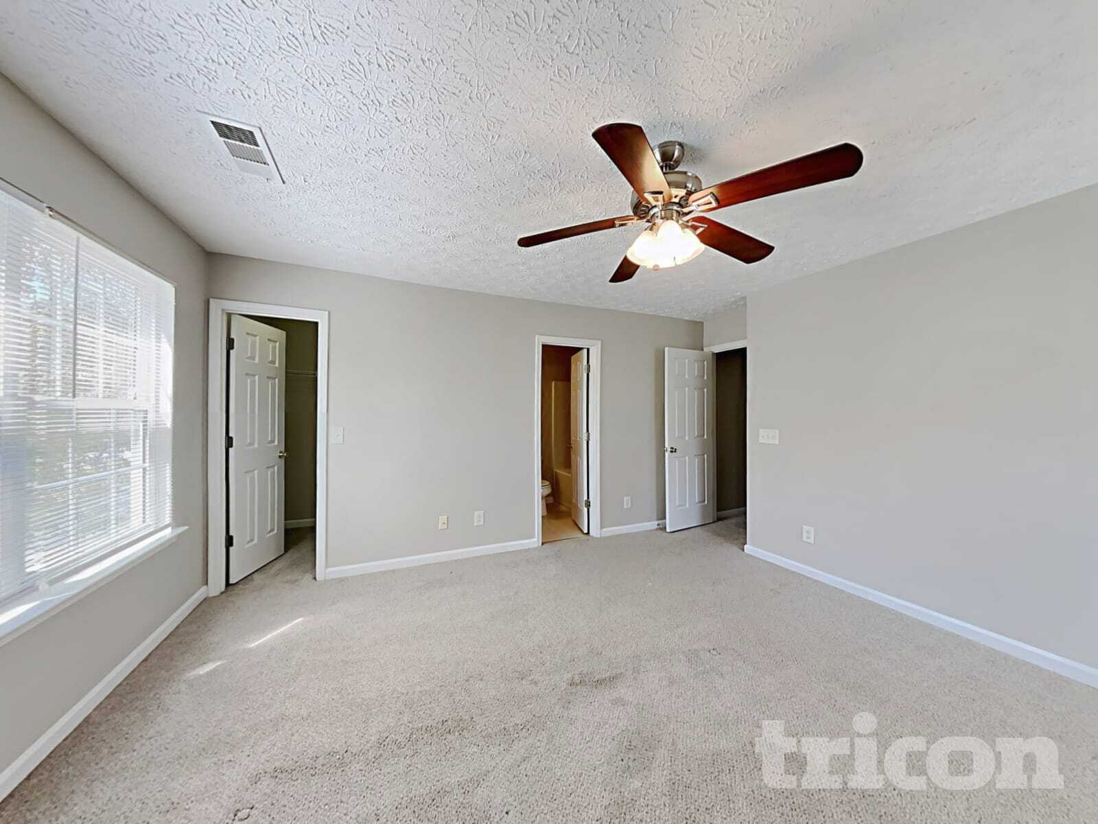 Building Photo - 220 Osmanthus Way