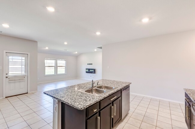 Building Photo - 9705 Kensley Rose Dr