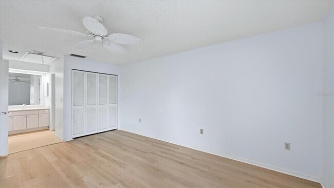 Building Photo - 5350 Myrtle Wood