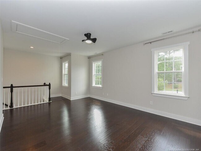 Building Photo - 723 Lindley Dr