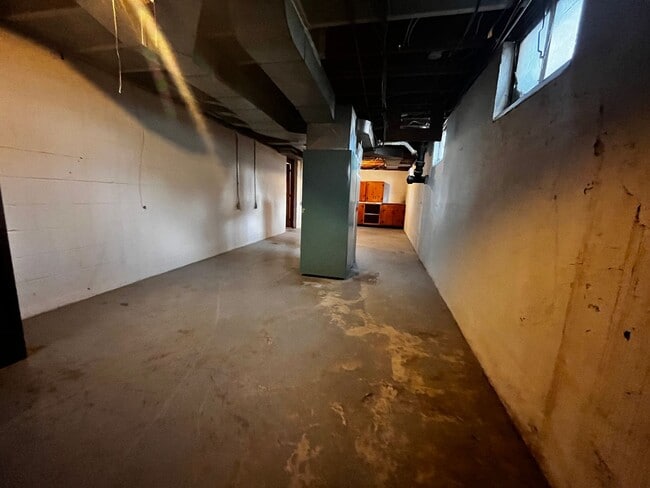 Building Photo - Spacious 3 Bedroom With A Basement