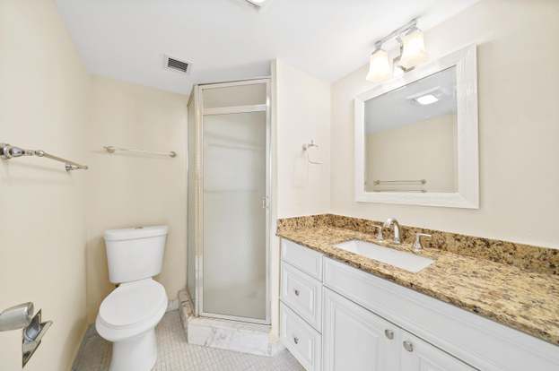 Building Photo - 4 Royal Palm Way