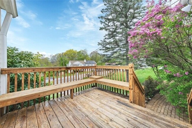 Building Photo - 32 Highland Dr