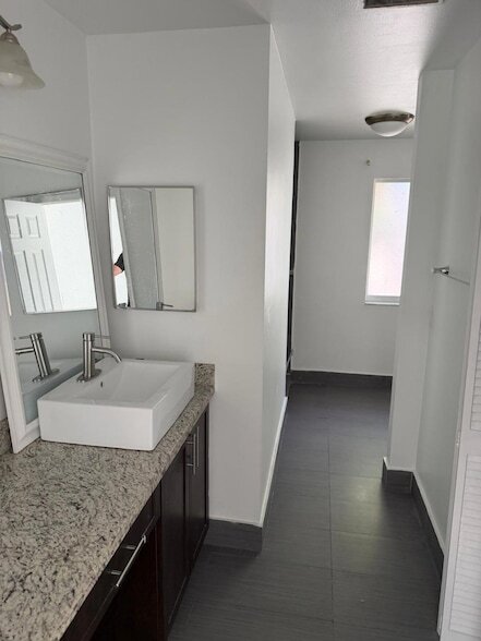Building Photo - 10939 W Broward Blvd