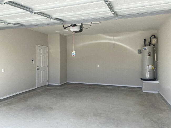 Building Photo - 3412-3414 Scott Circle