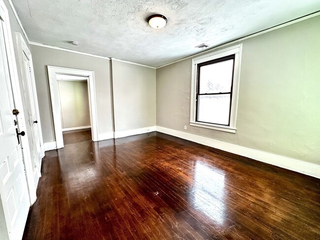 Building Photo - 56 Clinton Ave