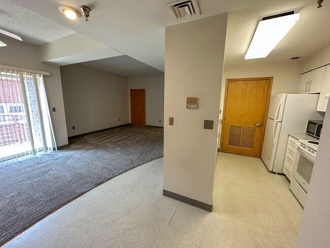 Interior Photo - 244 Hyland Ave