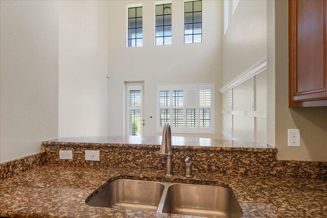Building Photo - 700 Ventura Dr
