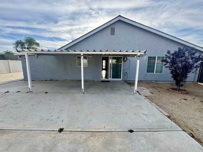 Building Photo - Beautiful 4 bedroom in West Lancaster