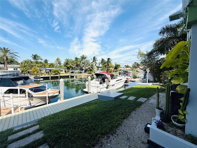 Building Photo - 2185 NE 123rd St